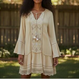 Lily Pulitzer Yellow Baby doll Dress Sz XS Keyhole front Bell Sleeve Embroidered